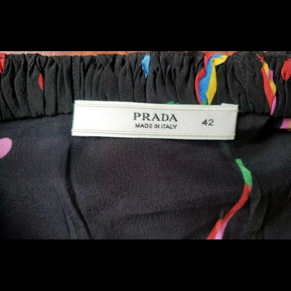 Prada - Picture 2 of 6